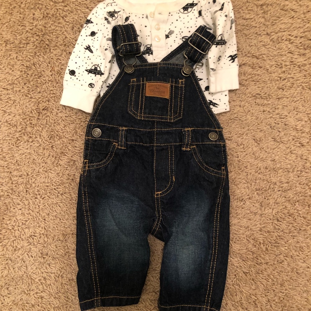 Cute 3 Month Boy’s Carer’s Outfit! Black & White Space Henley & Denim Overalls